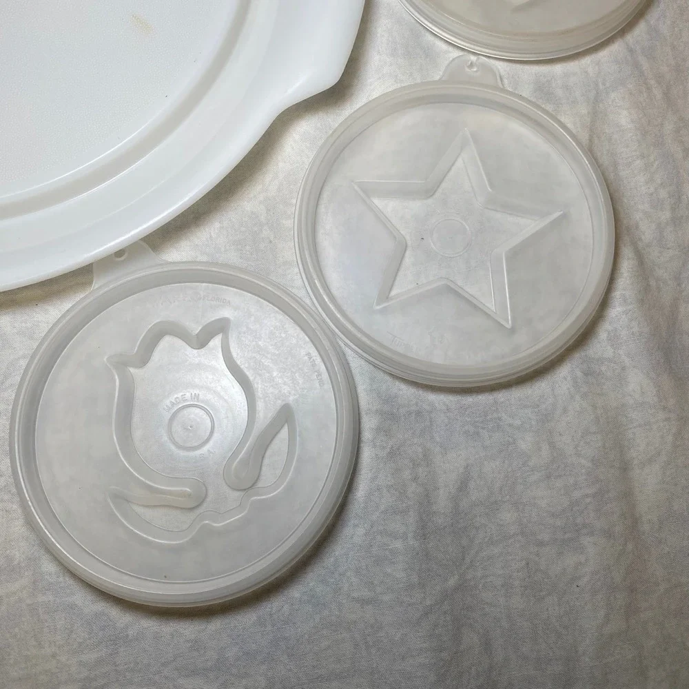 Vintage Tupperware Jel-N-Serve Mold 1204-4 Tray & 4‎ Decorative Seals Set